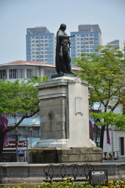 MANILA, PH - APR 7 - Al Rey D Carlos IV Anıtı 7 Nisan 2019 'da Filipinler' in Manila kentinde bulunan Plaza Roma, Intramuros 'ta.