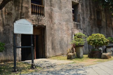 MANILA, PH - APR 7 - Almacenes Reales veya kraliyet depo cephesi 7 Nisan 2019, Manila, Filipinler.