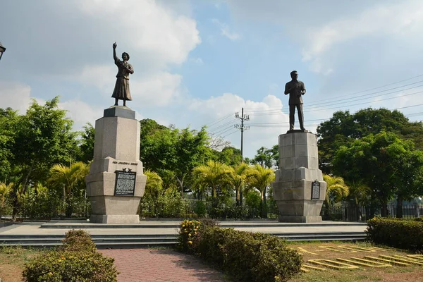 Manila Apr Αγάλματα Ninoy Και Cory Aquino Στις Απριλίου 2019 — Φωτογραφία Αρχείου