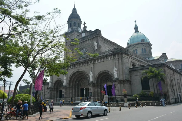 マニラPh Apr マニラ大聖堂教会のファサード4月の7 2019でマニラ フィリピン — ストック写真