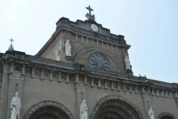 马尼拉大教堂 Manila Cathedral Church Facade 于2019年4月7日在菲律宾马尼拉的Intramuros举行 — 图库照片