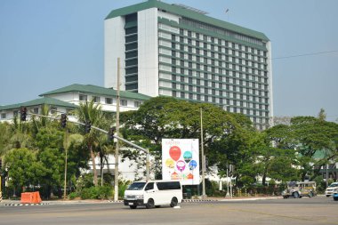 MANILA, PH - APR 7 - Manila Otel cephesi 7 Nisan 2019, Manila, Filipinler.