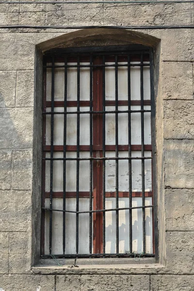 Janela Com Grade Metal Como Decoração Instalada Durante Era Espanhola — Fotografia de Stock