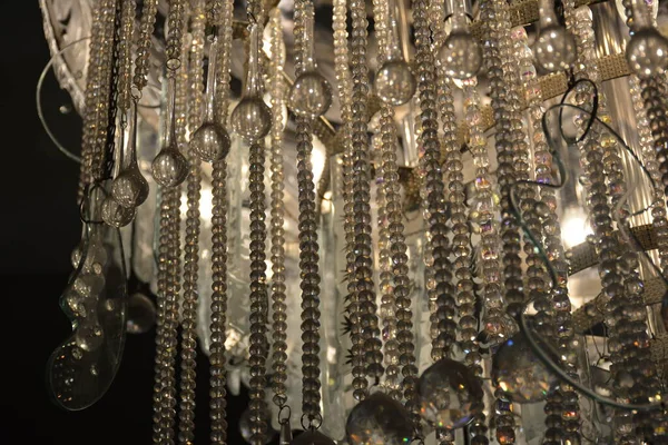 Cancella Perline Gemma Trasparente Appeso Alla Luce Lampadario Come Decorazione — Foto Stock