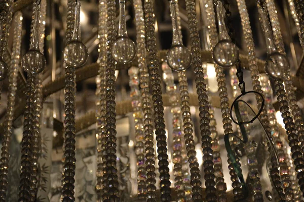 Cancella Perline Gemma Trasparente Appeso Alla Luce Lampadario Come Decorazione — Foto Stock