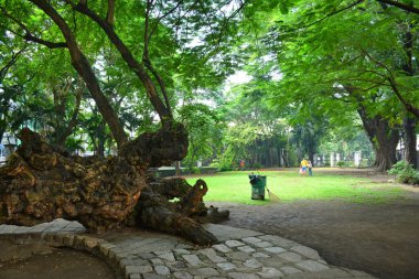 MANILA, PH-OCT 5 - Intramuros 'taki açık hava parkı 5 Ekim 2019 tarihinde Manila, Filipinler. 