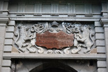 MANILA, PH-OCT 5 - Intramuros 'taki Puerta del Parian tabelası 5 Ekim 2019' da Manila, Filipinler 'de duvarlarla çevrili bir şehir.. 