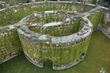 MANILA, PH-OCT. 5 - Intramuros 'taki Baluarte De San Diego takviye yapısı 5 Ekim 2019' da Filipinler 'in Manila kentinde duvarlarla çevrili. 