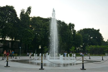 MANILA, PH-OCT. 5 - Intramuros 'taki Plaza Moriones çeşmesi 5 Ekim 2019' da Manila, Filipinler 'de duvarlarla çevrili bir şehir. 