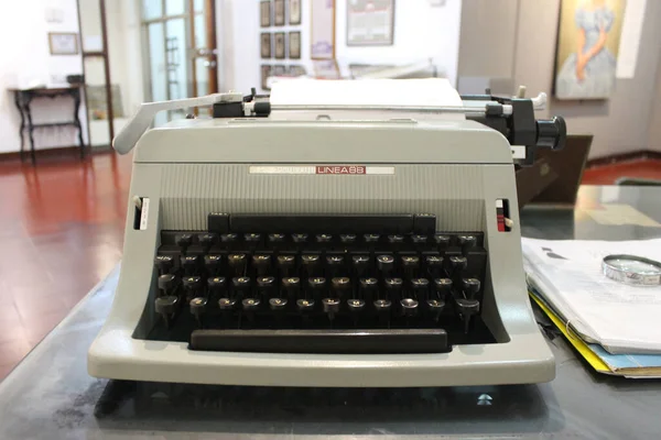 Manila Feb Olivetti Line A88 Typewriter First United Building Museum — Foto de Stock