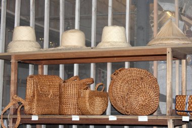 MANILA, PH-8 - 8 Şubat 2020 'de Escolta, Manila, Filipinler' deki İlk Birleşik Bina 'da moda aksesuarları sergileniyor.