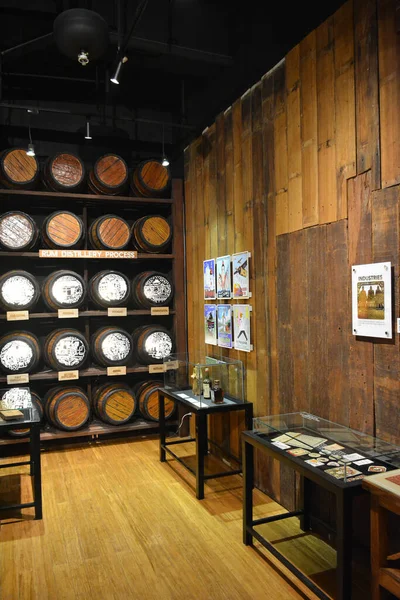 马尼拉 Jan 2020年1月3日菲律宾马尼拉唐人街博物馆的朗姆酒酿酒厂工艺 — 图库照片
