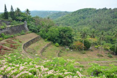 BATANGAS, PH - 4 Mayıs - Fantezi dünyası tema parkı terasları 4 Mayıs 2019, Batangas, Filipinler. Fantezi Dünyası, Filipinler 'de terkedilmiş bir tema parkı ve turistik bir yerdir..