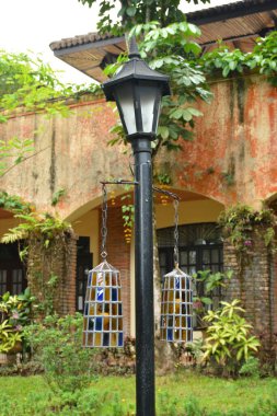 BATANGAS, PH - 4 Mayıs - 4 Mayıs 2019 tarihinde Nasugbu, Batangas, Filipinler 'de Caleruega' daki Tomasino Salonu yatakhanesi cephesi.