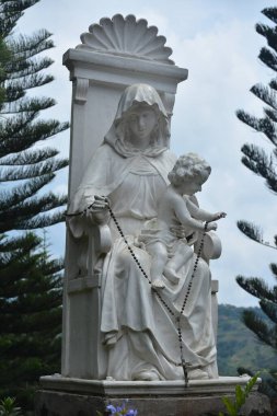 BATANGAS, PH - 4 Mayıs - 4 Mayıs 2019 'da Nasugbu, Batangas, Filipinler' deki Kutsal Tespih Mihrabımız.