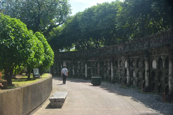 マニラ 10月20 10月20 フィリピンのマニラで2018のPaco Park墓地とニッチ壁 パコ公園はレクリエーションガーデンで かつてはスペイン時代の墓地でした — ストック写真