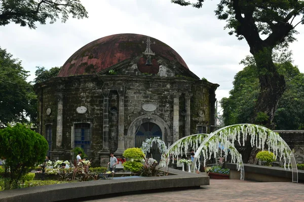 马尼拉 Oct 2018年10月20日在菲律宾马尼拉帕科公园的圣潘克拉提乌斯教堂立面 帕科公园是一个娱乐园 在西班牙时期曾经是一个墓地 — 图库照片