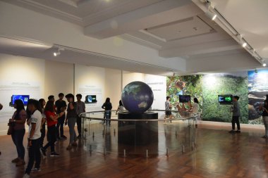 MANILA, PH - OCT 20 - Ulusal Doğal Tarih Müzesi Dünya atmosferi 20 Ekim 2018 tarihinde Manila, Filipinler 'de sergilenmektedir.