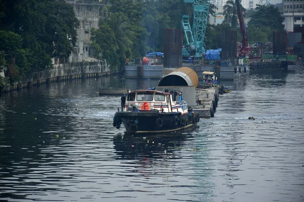 Mandaluyong Oct Tugboat Pasig River Října 2018 Mandaluyongu Filipíny — Stock fotografie