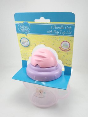 MANILA, PH - SEPT 7 - Değerli anlar 7 Eylül 2020 'de Manila, Filipinler' de iki bardak kapağı açık..