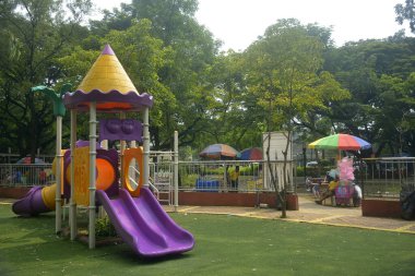 QUEZON CITY, PH - OCT 6 - Quezon Memorial Circle çocuk parkı 6 Ekim 2018, Quezon City, Filipinler.