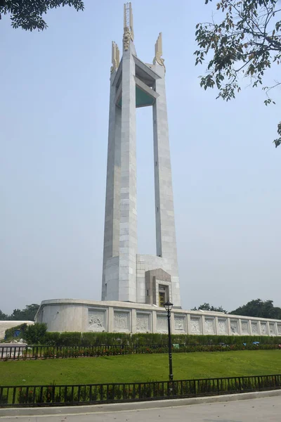 Quezon City Oct Quezon Herdenkingscirkel Obelisk Monument Toren Oktober 2018 — Stockfoto