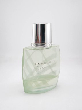 MANILA, PH - SEPT 7 - Burberry yaz parfümü 7 Eylül 2020, Manila, Filipinler.