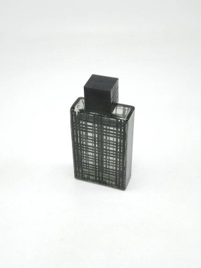 MANILA, PH - SEPT 7 - Erkekler için Burberry Brit eau de tuvalet parfümü şişesi 7 Eylül 2020, Manila, Filipinler.