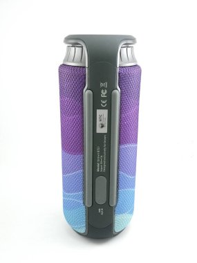 MANILA, PH - SEPT 7 - Kahverengi bluetooth kablosuz hoparlör 7 Eylül 2020 tarihinde Manila, Filipinler.