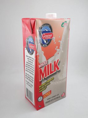 MANILA, PH - SEPT 7 - Gossner Gıda 7 Eylül 2020 'de Manila, Filipinler' de tam yağlı süt.