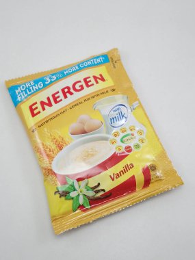 MANILA, PH - SEPT 7 - 7 Eylül 2020 tarihinde Manila, Filipinler 'de süt vanilyalı enerji gevreği karışımı.