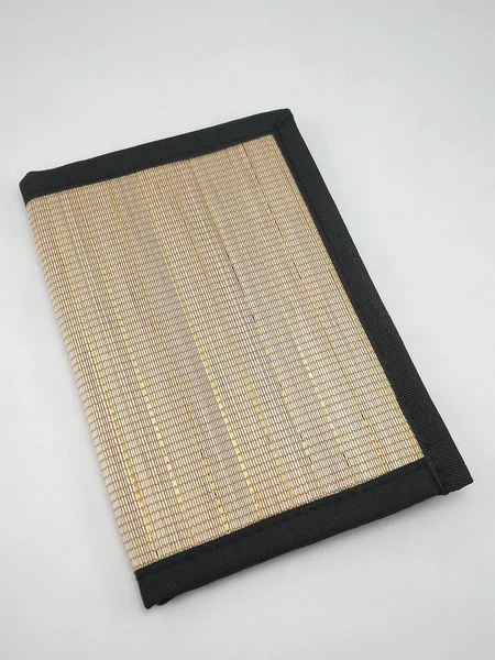 Filipinler, Palawan 'da yapılan pasaport eklemek için kahverengi dokuma pasaport kullanıcısı