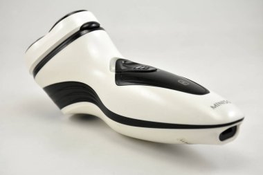 MANILA, PH - SEPT 10 - 10 Eylül 2020 tarihinde Filipinler, Manila 'da sakal tıraşı için mini elektrikli tıraş makinesi.