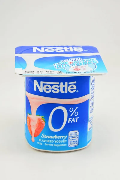 Manila Sept Nestle Jordbær Yoghurt 2020 Manila Filippinerne - Stock-foto