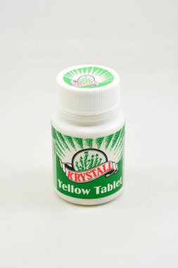 MANILA, PH - SEPT 10 - Krystall sarı tableti 10 Eylül 2020 tarihinde Manila, Filipinler.