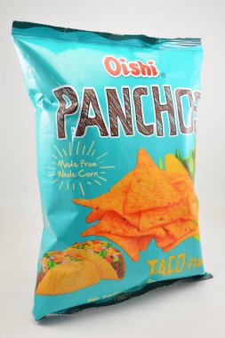 MANILA, PH - SEPT 10 - 10 Eylül 2020 tarihinde Manila, Filipinler 'de Oishi panchos taco çeşnisi.