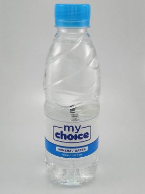 MANILA, PH - SEPT 21 - 21 Eylül 2020 'de Manila, Filipinler' de maden suyu tercihim.