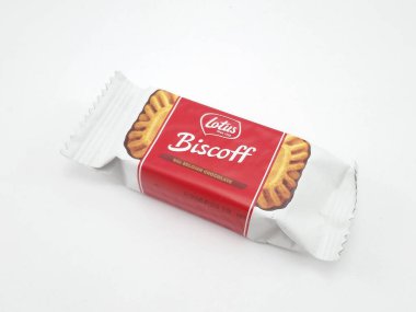 MANILA, PH - 24 Eylül 2020 tarihinde Manila, Filipinler 'de Belçika çikolatası ile Lotus biscoff.