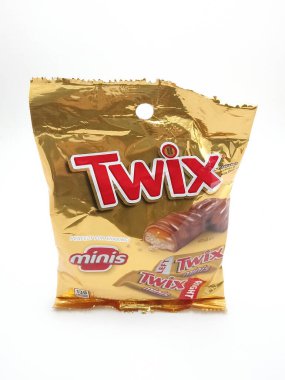 MANILA, PH - SEPT 25 - Twix mini kurabiye çubuğu karamel ve süt çikolatası 25 Eylül 2020 tarihinde Manila, Filipinler.