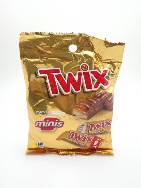 MANILA, PH - SEPT 25 - Twix mini kurabiye çubuğu karamel ve süt çikolatası 25 Eylül 2020 tarihinde Manila, Filipinler.