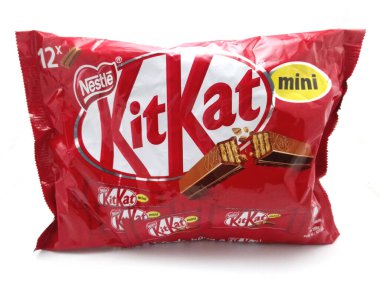 MANILA, PH - SEPT 25 - 25 Eylül 2020 tarihinde Manila, Filipinler 'de Nestle kitkat mini çikolatası.