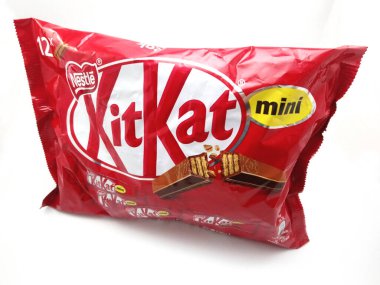 MANILA, PH - SEPT 25 - 25 Eylül 2020 tarihinde Manila, Filipinler 'de Nestle kitkat mini çikolatası.