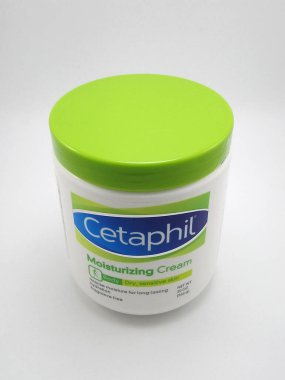MANILA, PH - SEPT 25 - 25 Eylül 2020 tarihinde Manila, Filipinler 'de Cetaphil nemlendirici krem.