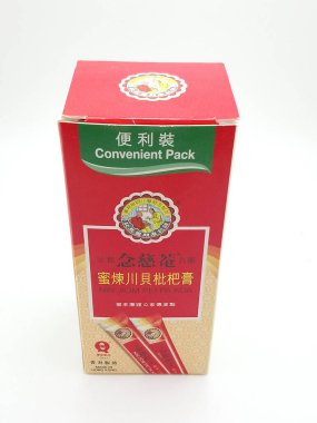 MANILA, PH - SEPT 25 - 25 Eylül 2020 tarihinde Manila, Filipinler 'de Nin jom pei pa koa öksürük şurubu kutusu.