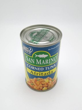 MANILA, PH - SEPT 25 - San Marino 25 Eylül 2020 tarihinde Manila, Filipinler 'de ton balığı konservesi.