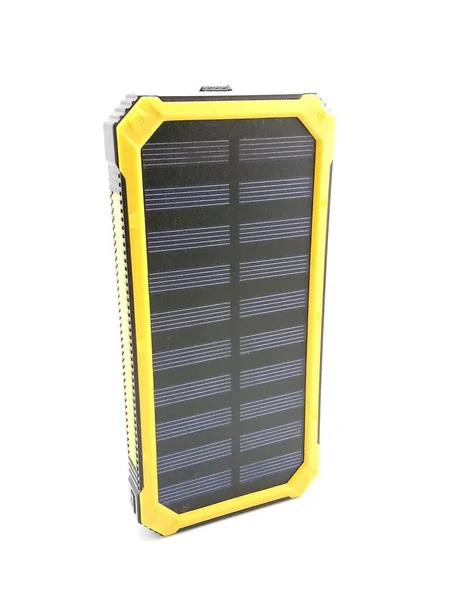 Использование Зарядного Устройства Солнечной Энергии Зарядки Аккумулятора Смартфона Низкого Уровня — стоковое фото