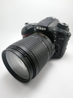 MANILA, PH - SEPT 25 - Nikon d7100 dslr kamera 25 Eylül 2020, Manila, Filipinler.