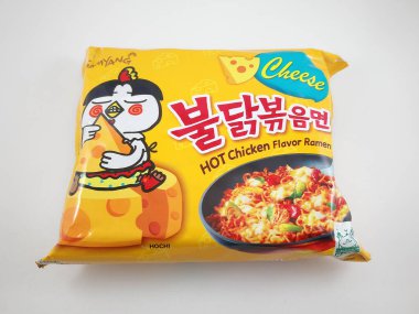 MANILA, PH - 25 SEPT - Samyang Sıcak Tavuklu Peynirli Ramen 25 Eylül 2020, Manila, Filipinler.