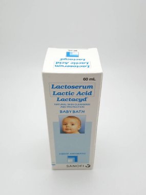 MANILA, PH - 25 Eylül 2020 'de Filipinler, Manila' da Laktik asit bebek banyosu.