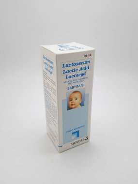 MANILA, PH - 25 Eylül 2020 'de Filipinler, Manila' da Laktik asit bebek banyosu.